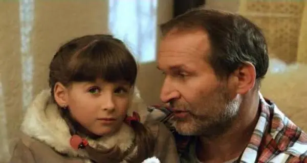 'София Стеценко и Федор Добронравов в сериале 